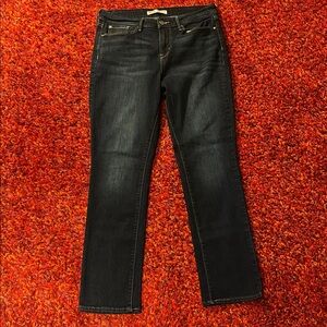 Classic Dark Wash Levi’s Signature Women's Jeans